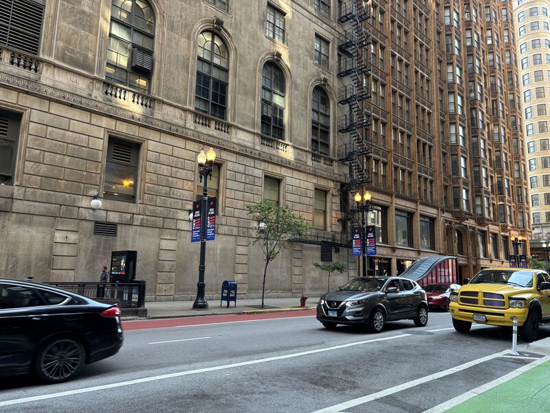 Datei:330sdearbornst.jpg