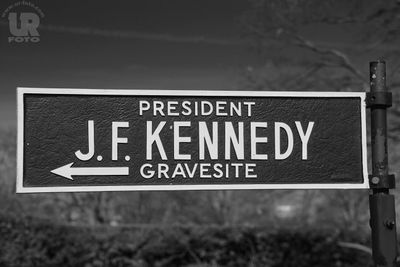 Hinweisschild zum Grab von JFK in Arlington