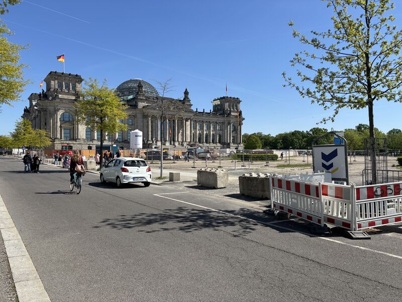Datei:Paulloebeallee.jpg