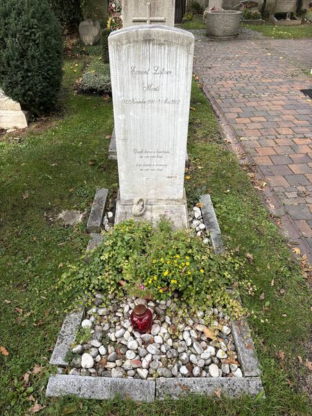 Datei:Grabegmontlueftner.jpg