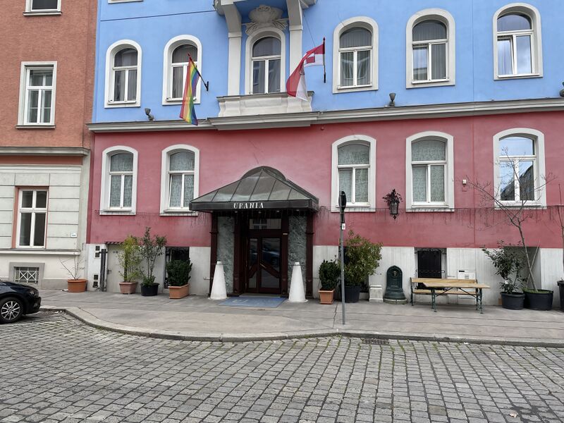 Datei:Hotelurania2.jpg