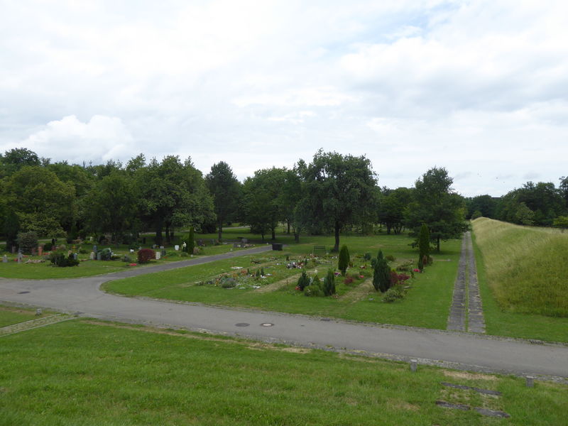 Datei:Dornhaldenfriedhof.jpg