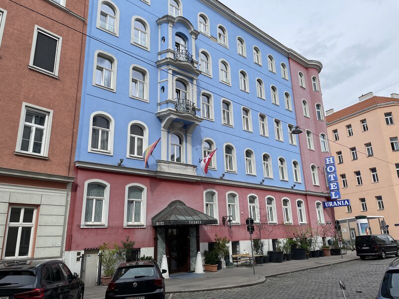 Datei:Hotelurania3.jpg