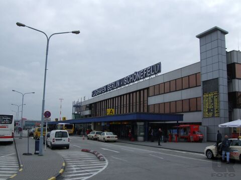 Flughafenschoenefeld.jpg
