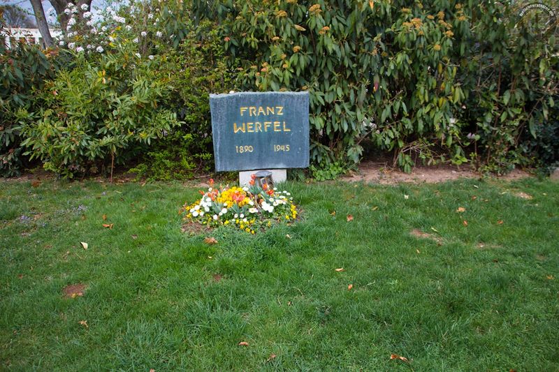 Datei:Grabfranzwerfel.jpg