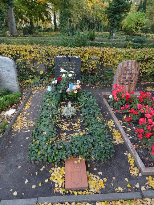 Grabmarlenedietrich.jpg