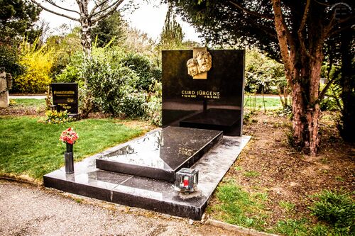 Grabcurdjuergens.jpg