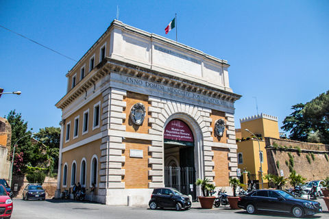 Piazzaleaurelio.jpg