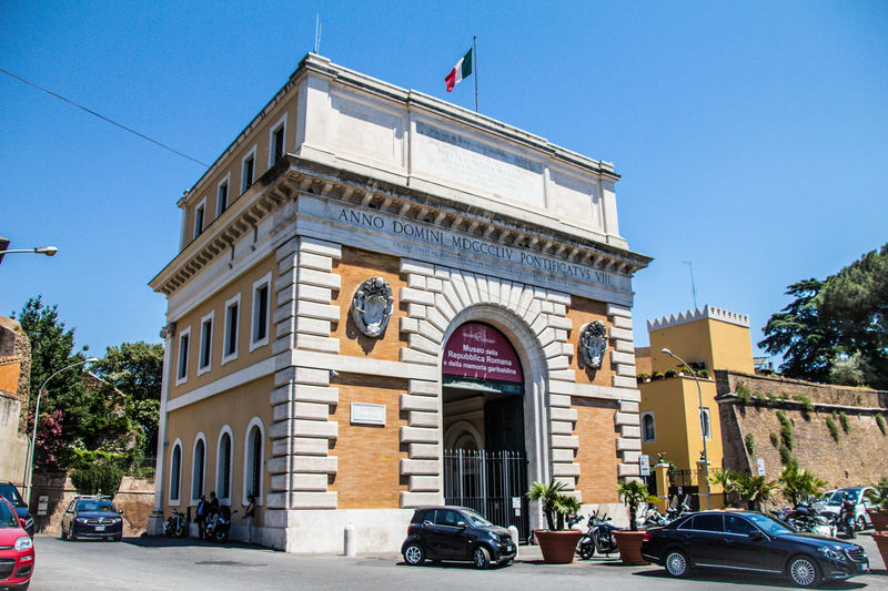 Datei:Piazzaleaurelio.jpg