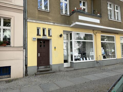 Christstr32a.jpg